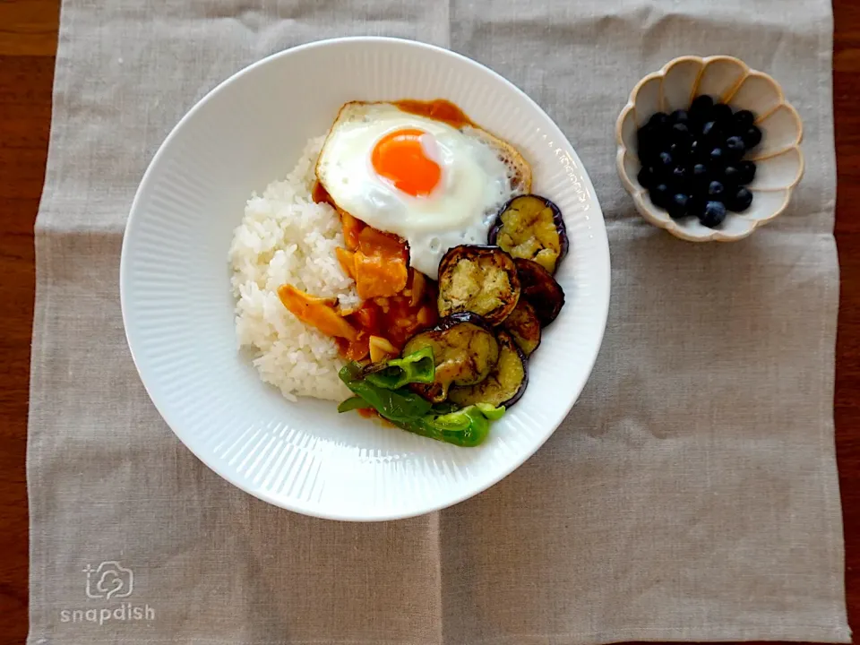 昨日のカレーを味変ランチ|みーぬさん