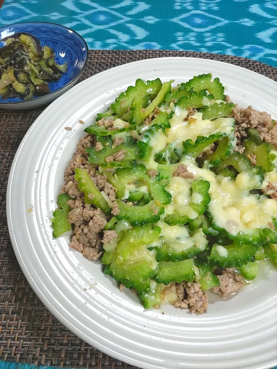 Snapdishの料理写真:ゴーヤーの肉みそチーズ
なすのごま酢あえ|samutanさん