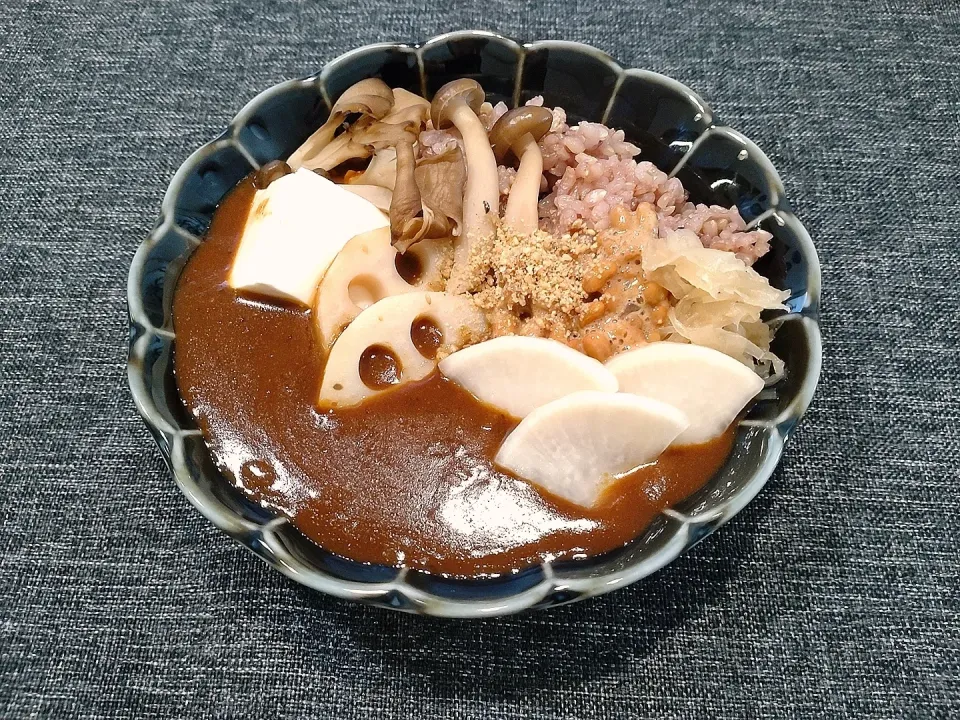 自分の昼食☺️玄米レトルトカレー|みりさん