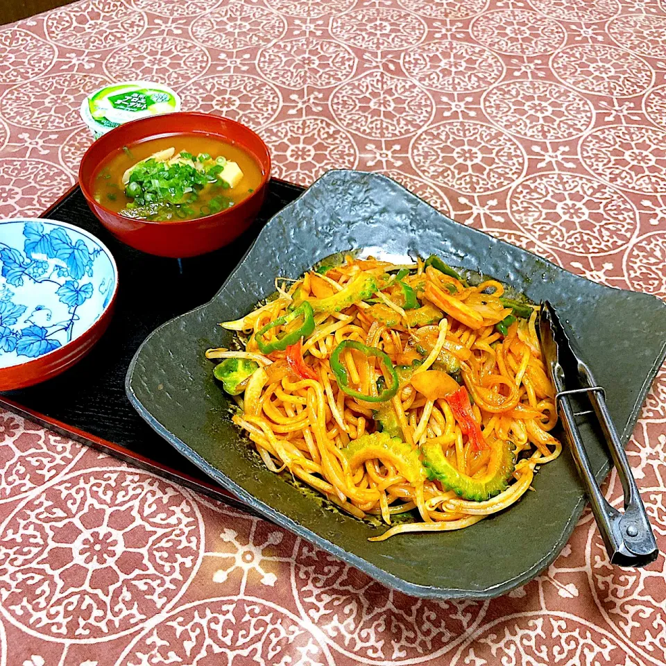 grandmaの晩ごはん☆ 今夜はナポリタン
野菜炒めにかさあげにスパゲッティを入れたら多すぎた…半分は又、明日|kaoriさん