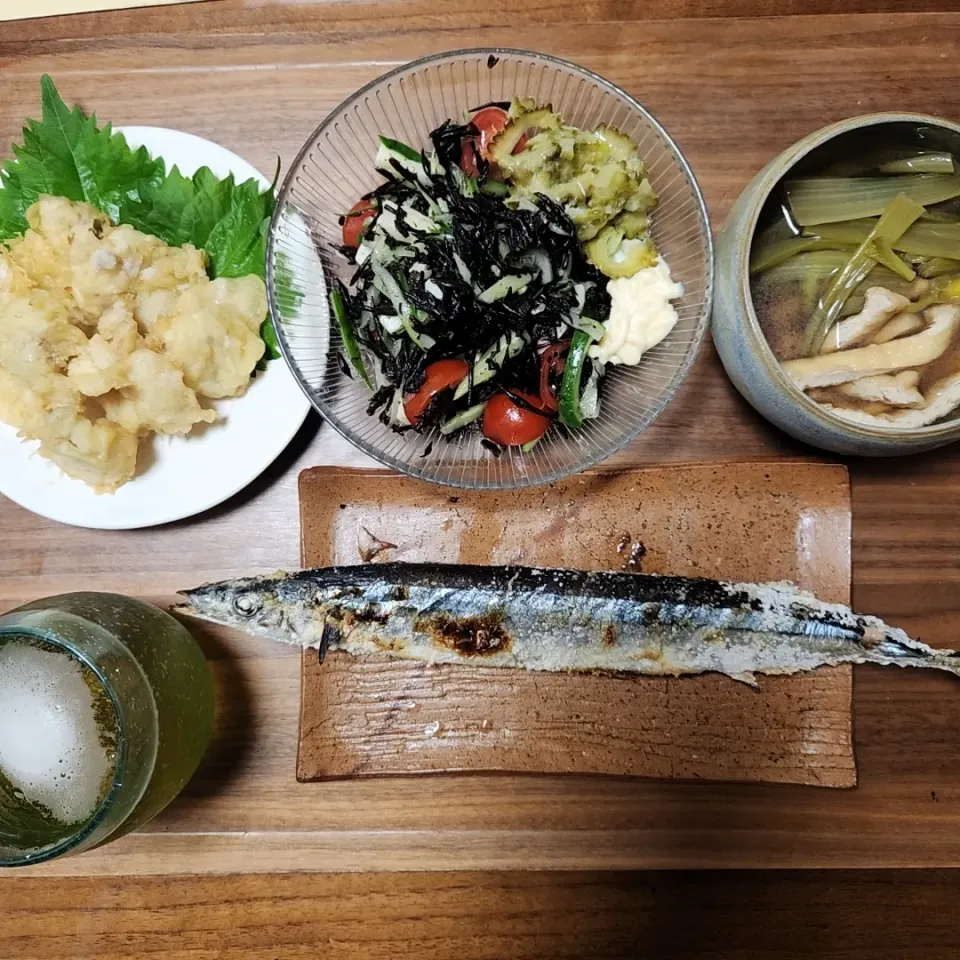 Snapdishの料理写真:20240831
秋刀魚の塩焼き
鮮魚店の蛤の天ぷら
生ひじきのサラダ
小松菜と揚げの煮物|noccoさん