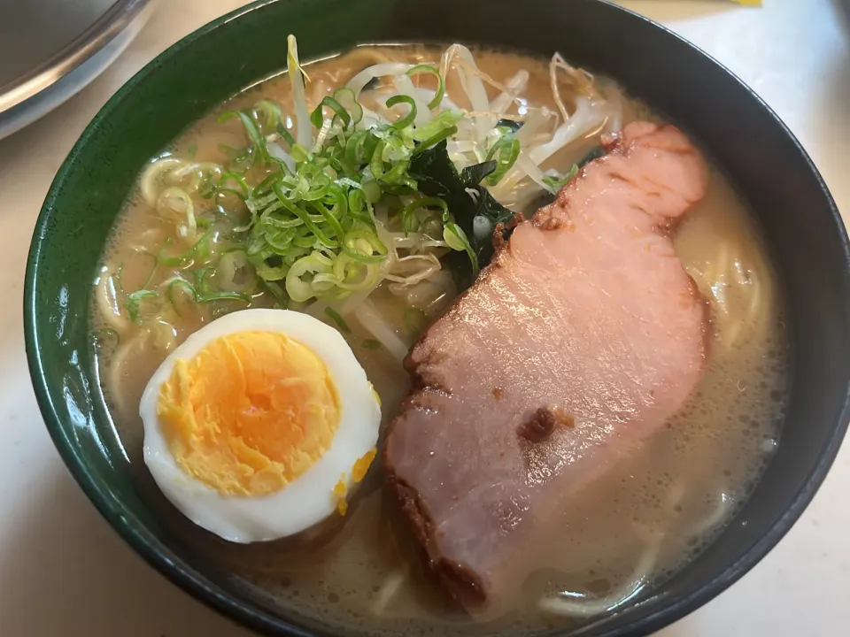 Snapdishの料理写真:ラーメン横綱　家バージョン|チョコレートさん