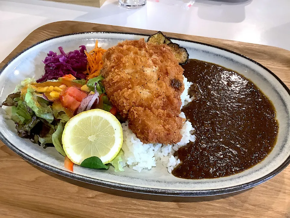 ロイヤルグリーン水戸さんの『カツカレー🍛😋』|アライさんさん