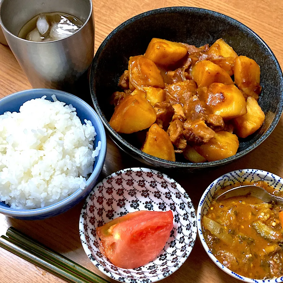 鶏肉とジャガイモの煮物|みんみんさん