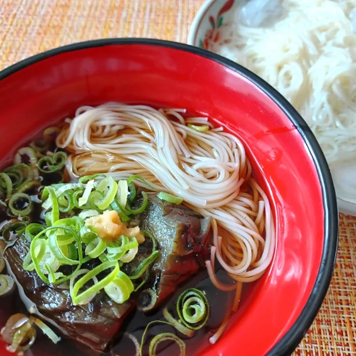 日曜のお昼、茄子素麺|ぱいんてーるさん