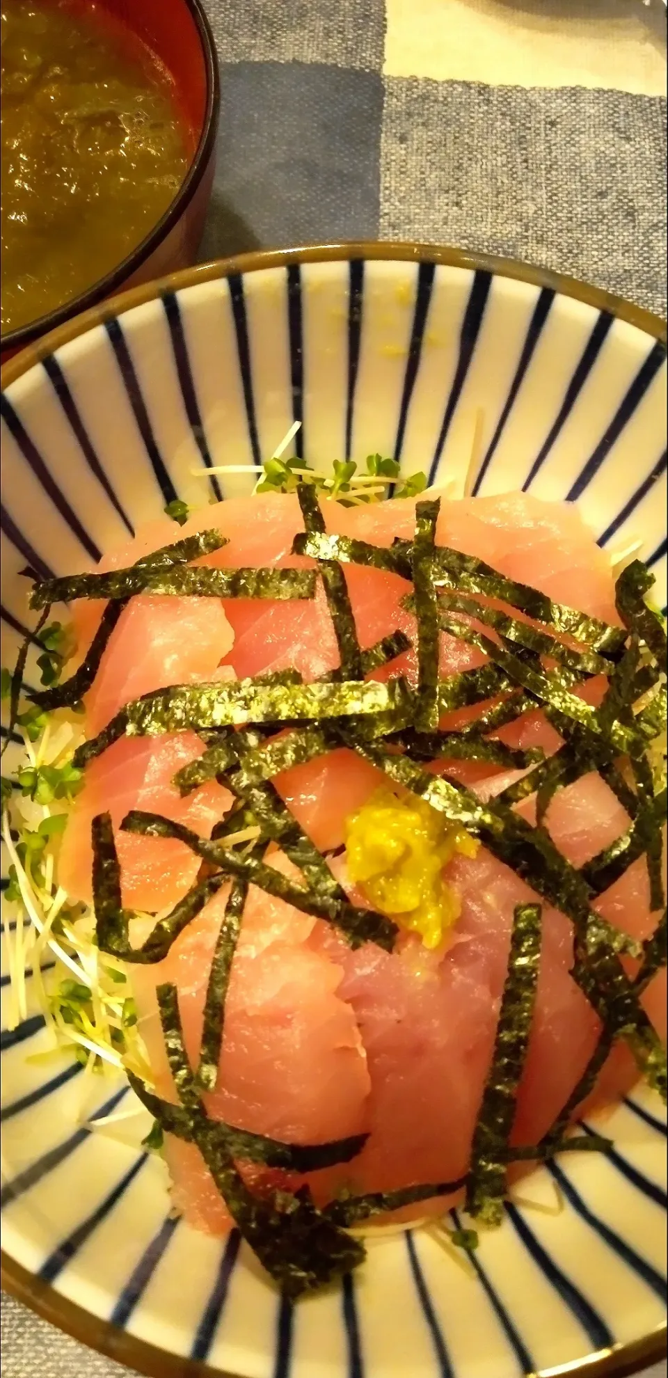 24．9/1
今夜は鉄火丼😋|たえさん