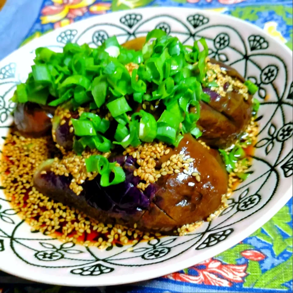 たっぷり胡麻とネギ、ニンニクダレのトロトロ焼き茄子|kazさん