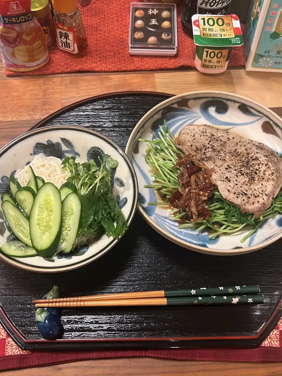 そうめん、ポークソテー、豆苗の湯引き|くろさん