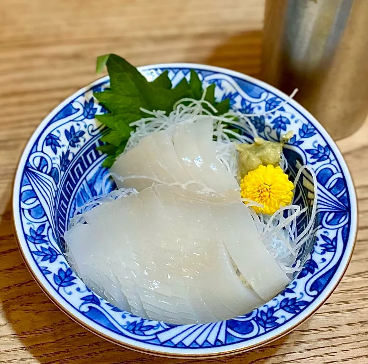 Snapdishの料理写真:イカ刺しde晩酌スタート💦
煮物と常備菜を添えて晩ごはん・・|ばくあんしゃさん