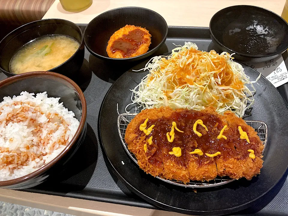 とんかつ定食|はっちぃさん