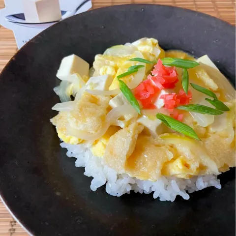 「サステナブルな「アメリカ産大豆のお豆腐」」を使ってみたSnapdishの料理・レシピ写真:豆腐と南関あげの玉子とじ丼