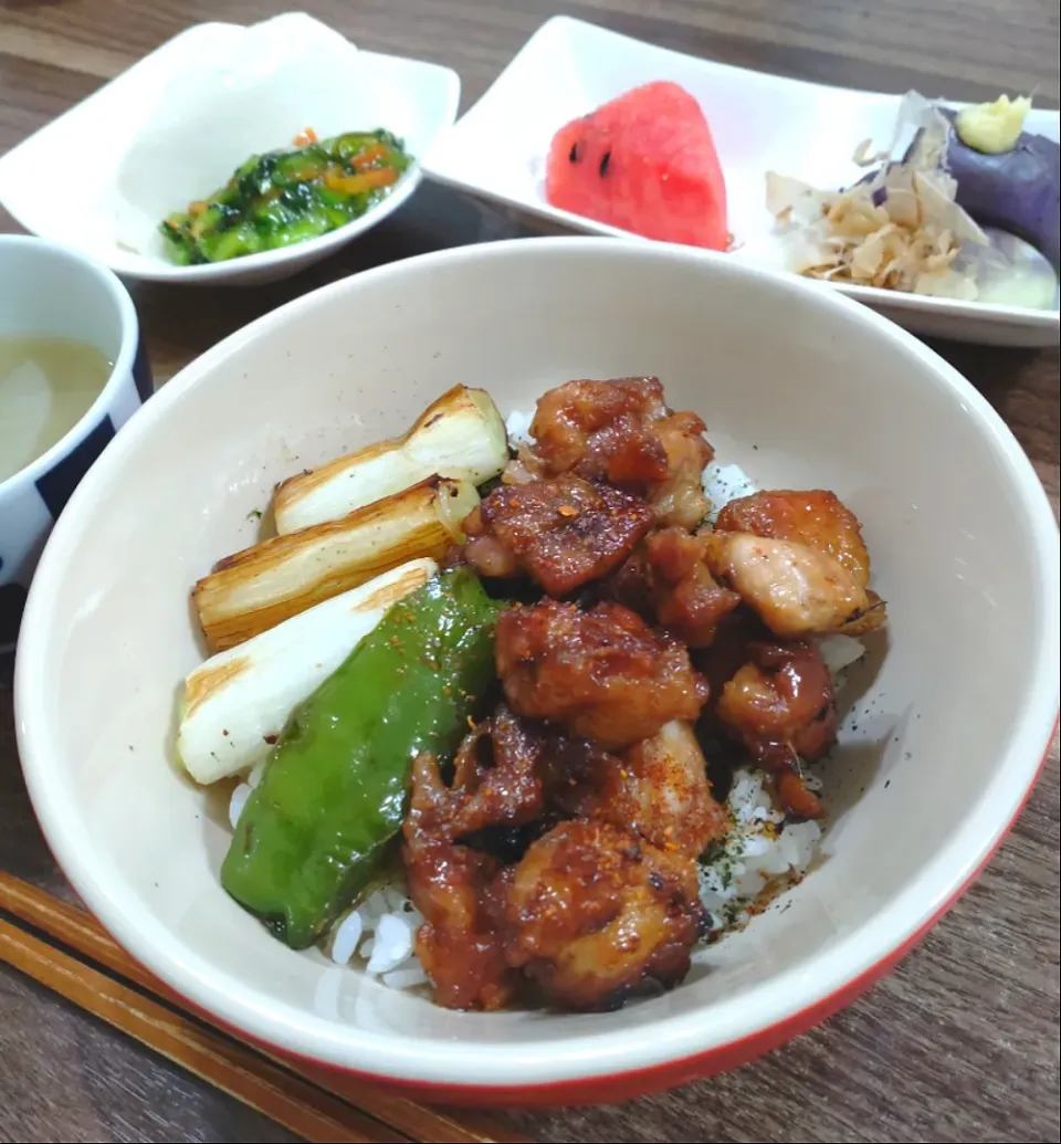 Snapdishの料理写真:焼き鳥丼|ゆりちさん