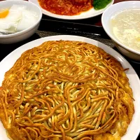 Snapdishの料理写真:梅蘭の名物焼きそば。|ツンコロさん