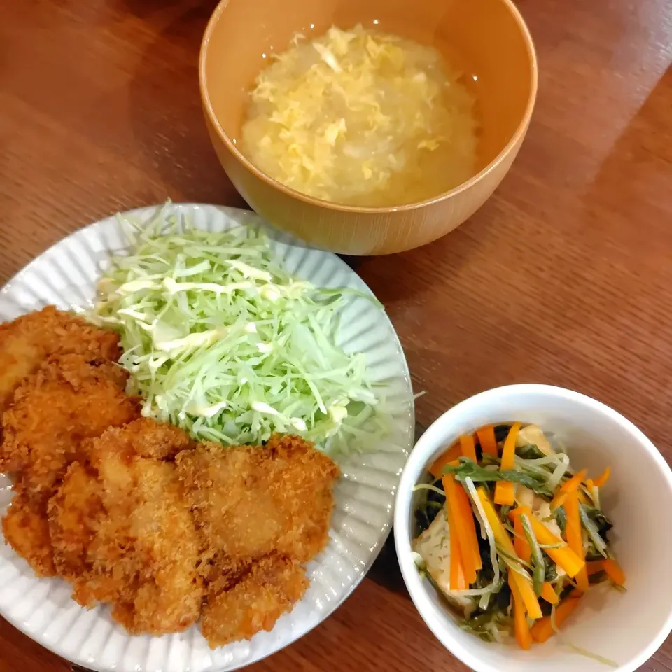 ヒレカツ　がんもどき煮物　玉ねぎたまご味噌汁|🍏りんご🍎さん