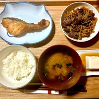 Snapdishの料理写真:たらの酒粕漬け・牛肉としらたきの炒め煮|もちこさん