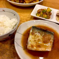 Snapdishの料理写真:母の好きなサバの味噌煮|だまさん