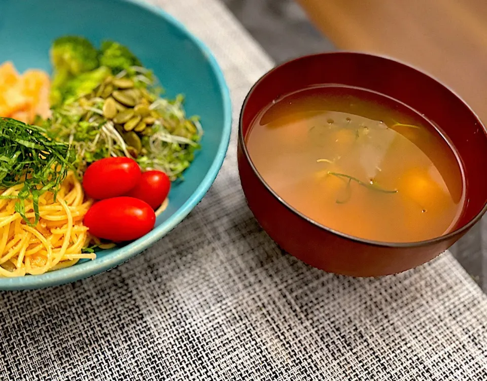 おかひじきと豆腐のお味噌汁|こりちゃんさん