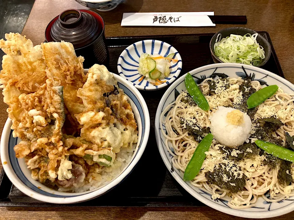 Snapdishの料理写真:本日のランチ(磯おろし蕎麦とミニ天丼)|おおもりの星さん