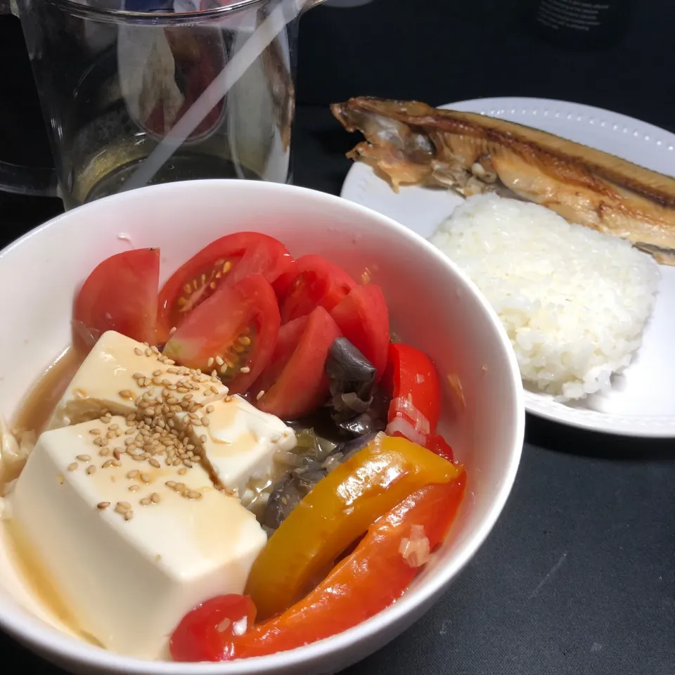 23:49 焼き魚と豆腐と揚げ浸しとトマト🍅|へれ子さん