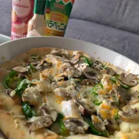 奏 トリュフ薫る5種のチーズのピザにトッピング🍕