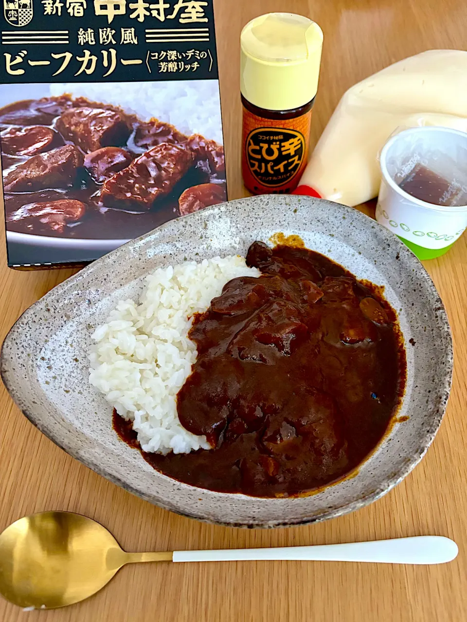 Snapdishの料理写真:9/3のお昼ごはん~新宿中村屋のビーフカリー（レトルト）~|ゆかｕさん