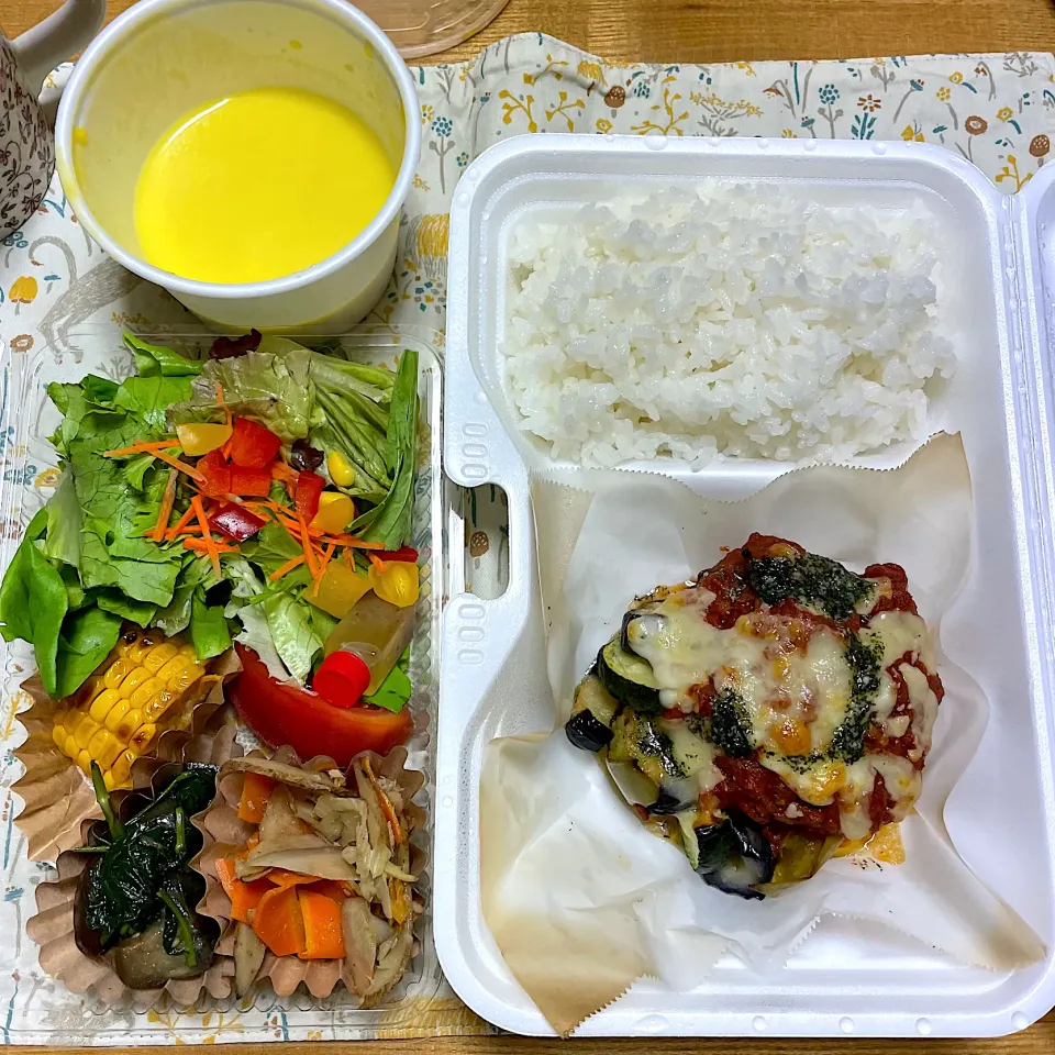 Snapdishの料理写真:日替わり野菜たっぷり弁当|こいちさん