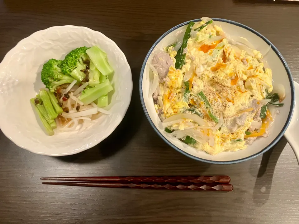 豚肉とニラ玉の(謎)中華風丼|tatsuponさん