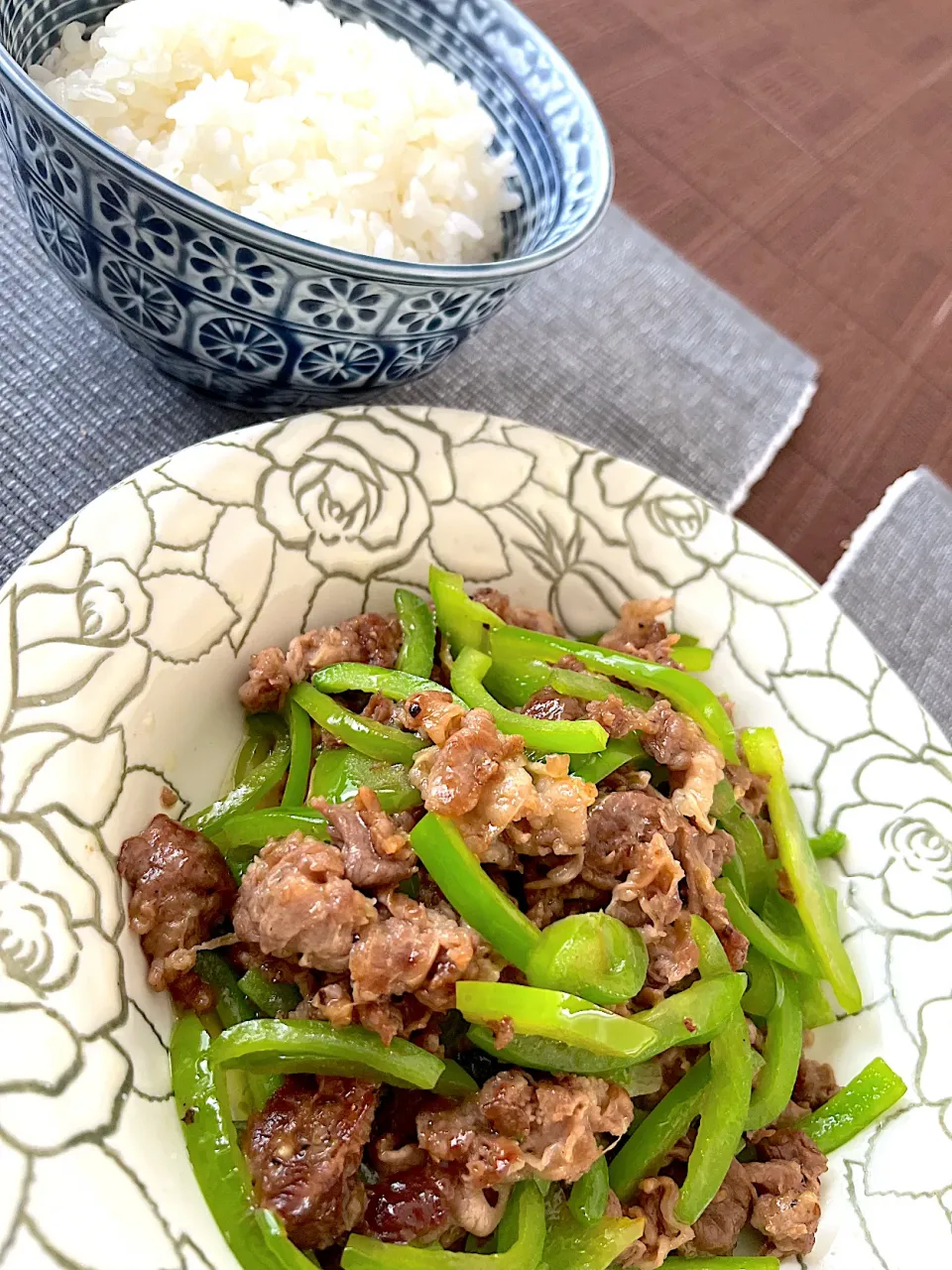 青椒肉絲もどき(牛肉とパプリカ炒め)|きなこさん