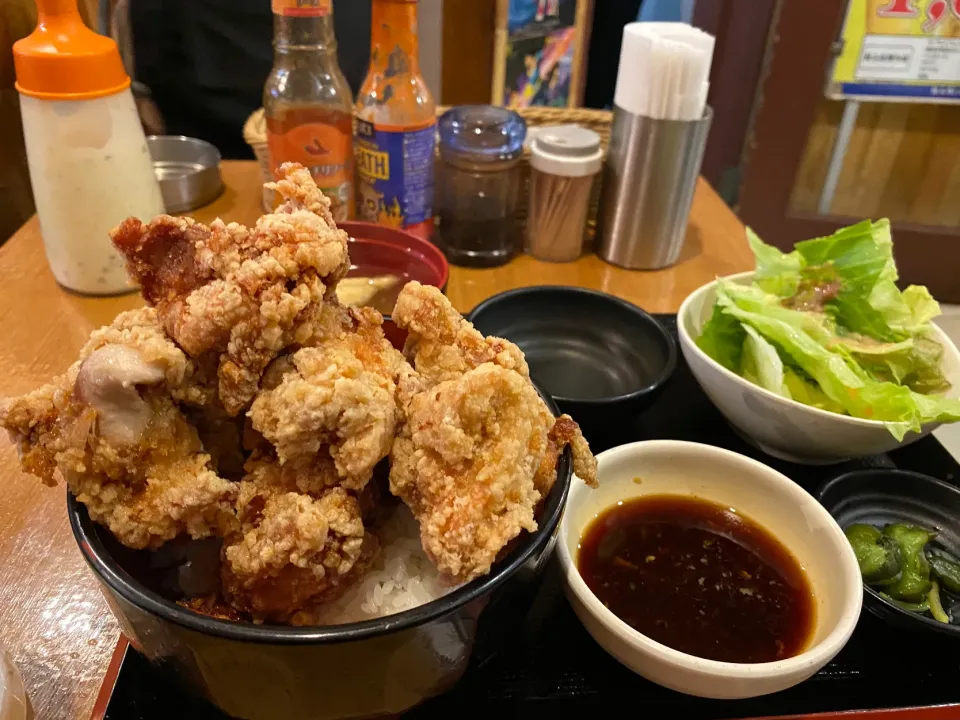 東京都港区赤坂　唐揚げ一筋の唐揚げ定食|タカちゃんさん