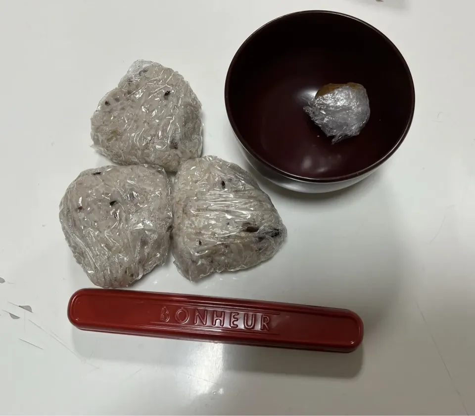 Snapdishの料理写真:パパ弁☆雑穀米おにぎり☆みそ玉|Saharaさん