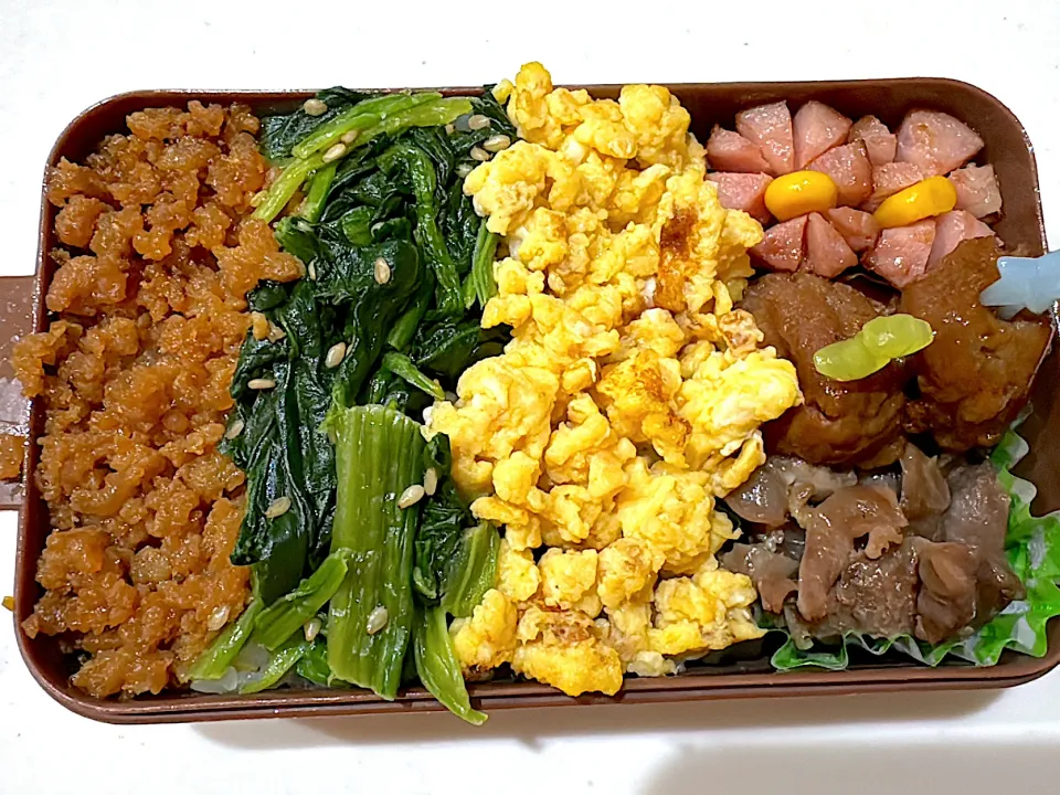 三食丼弁当🍱|ちいさん