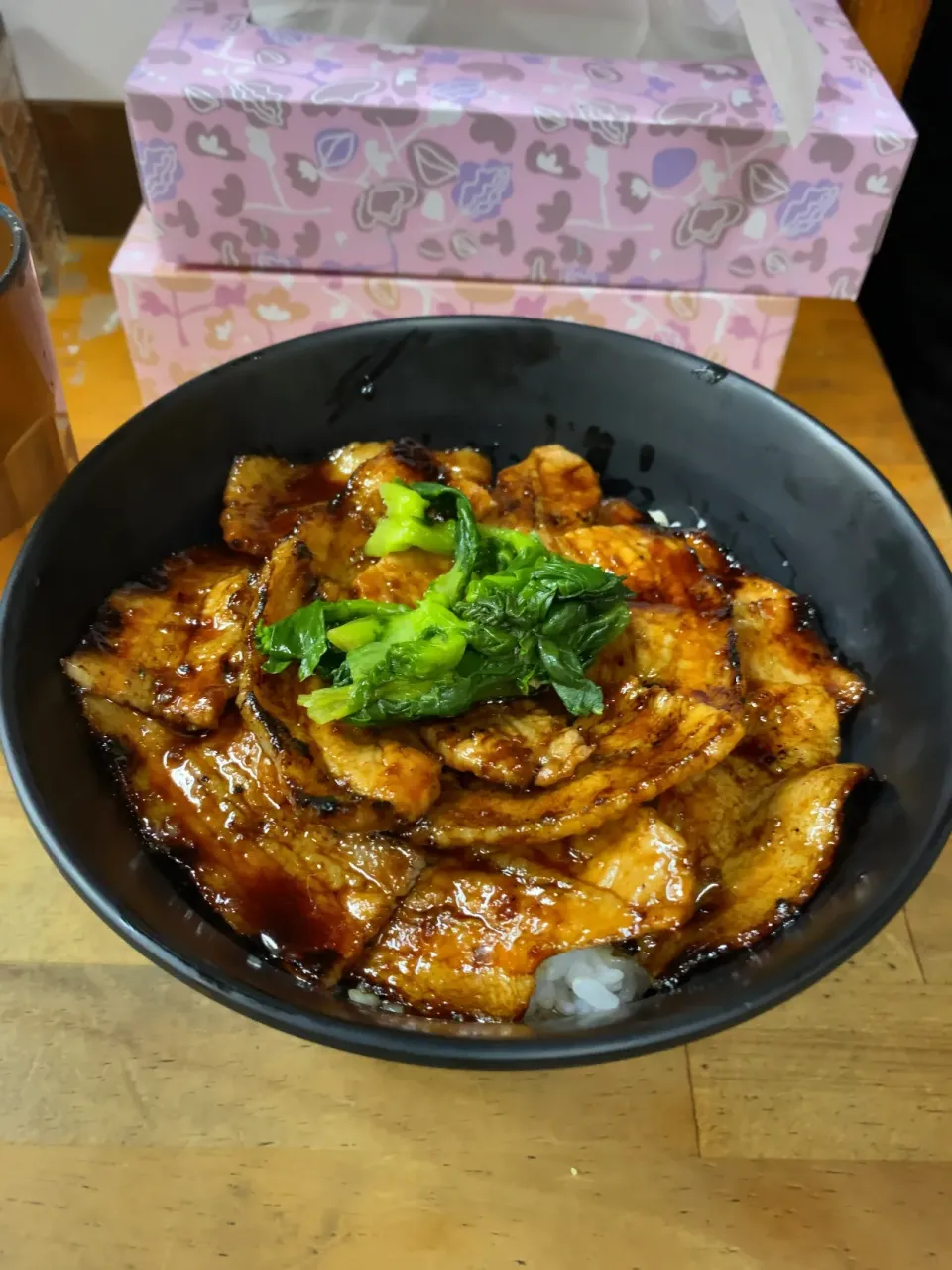 東京都港区新橋　ニュー新橋ビル内豚大学の豚丼|タカちゃんさん