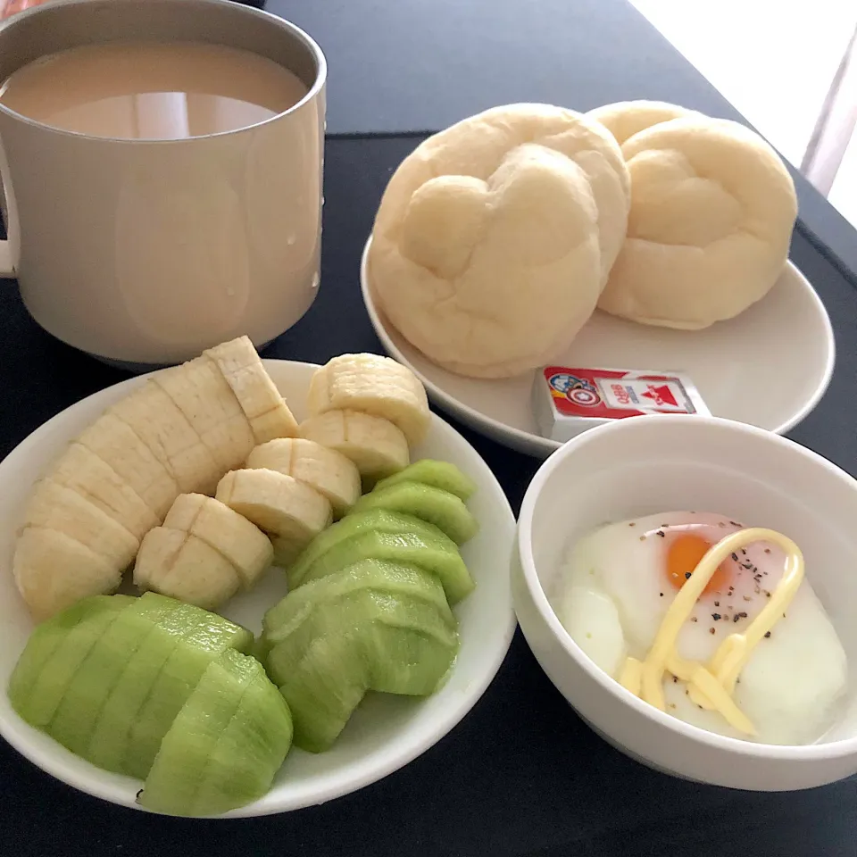 7:02 朝ごはん🍌🥝☕️|へれ子さん