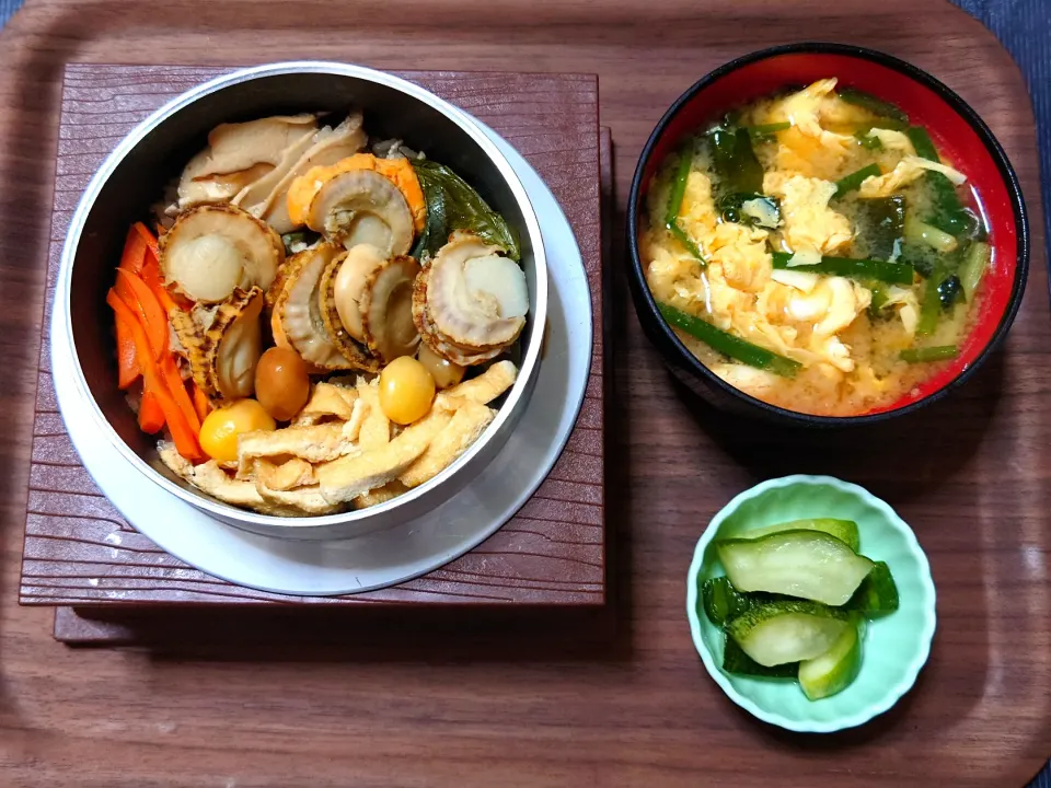 今日の朝ごはん（ほたて釜めしにニラと卵のみそ汁、はぐらうり漬）|Mars＠釜飯作り研究中さん