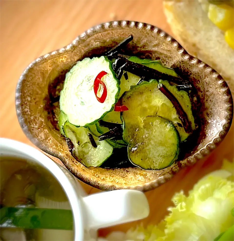 Snapdishの料理写真:きゅうりの塩昆布和え|チイホ✨さん