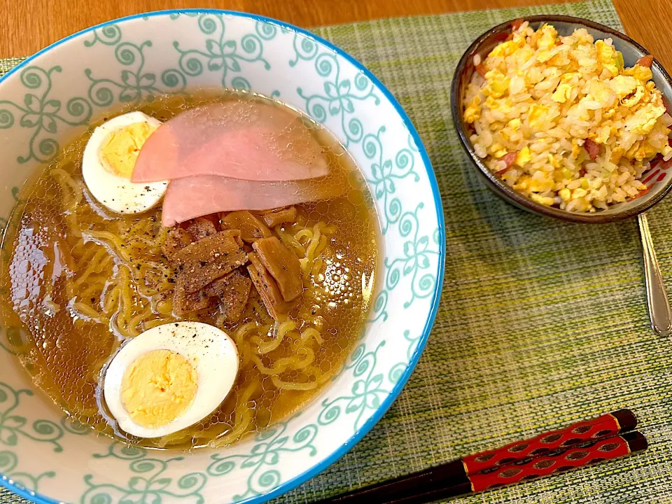 お家で「すみれ」塩ラーメン　チャーハンセット　旦那の出張土産✌️|BUBUさん