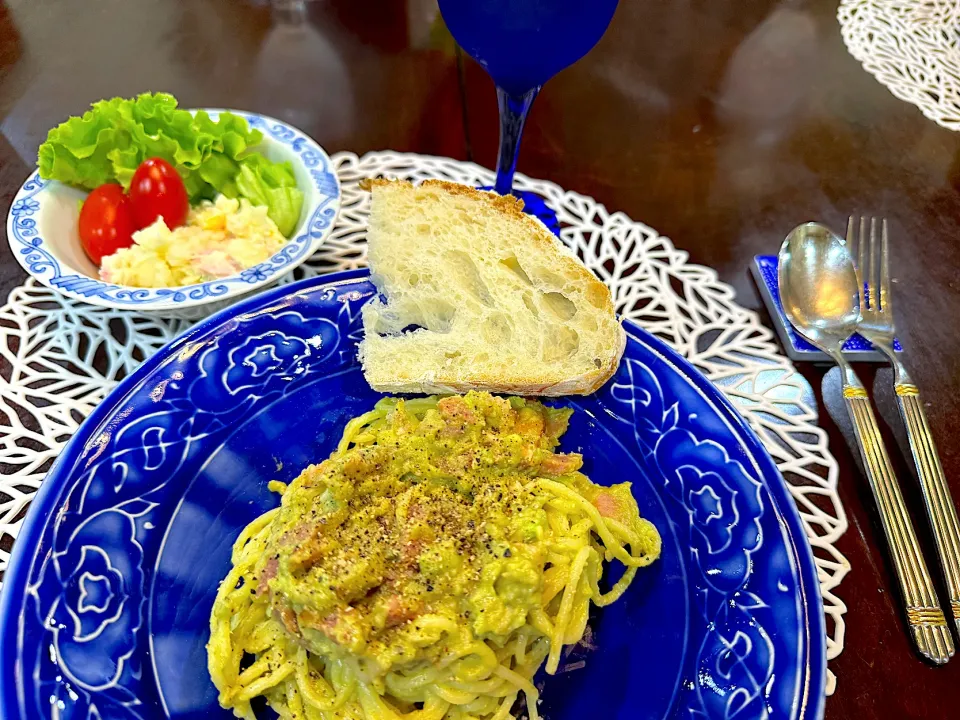 息子が作ってくれたアボカドパスタがお夕飯‼️|Seikoさん