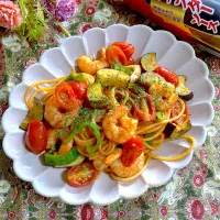 エビと夏野菜のミニトマトパスタ🍅