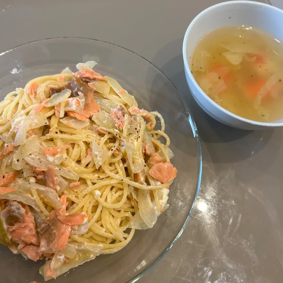 Snapdishの料理写真:サーモンのクリームパスタ|まやーさん