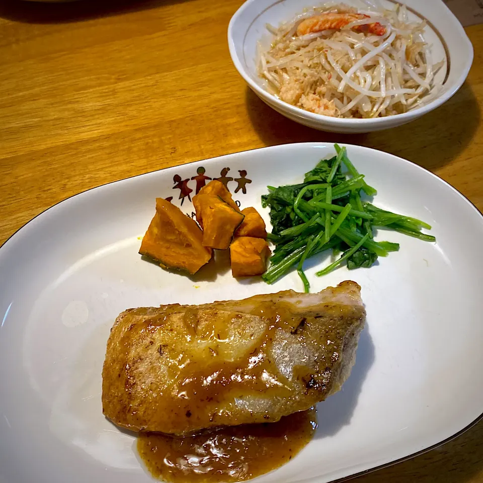 ブリのしょうが味噌照り焼きと、カニ缶ともやしのナムル|もえさん