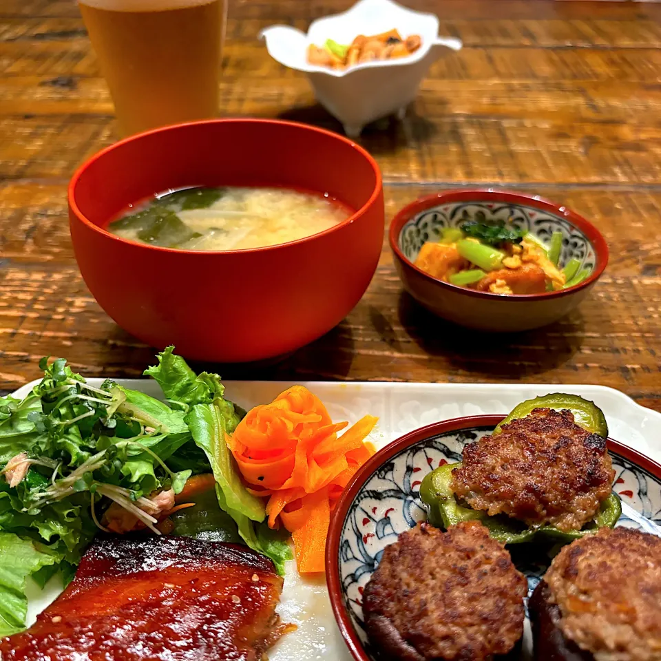 Snapdishの料理写真:肉詰め（椎茸、ピーマン）と味醂干し秋刀魚|yucc@さん