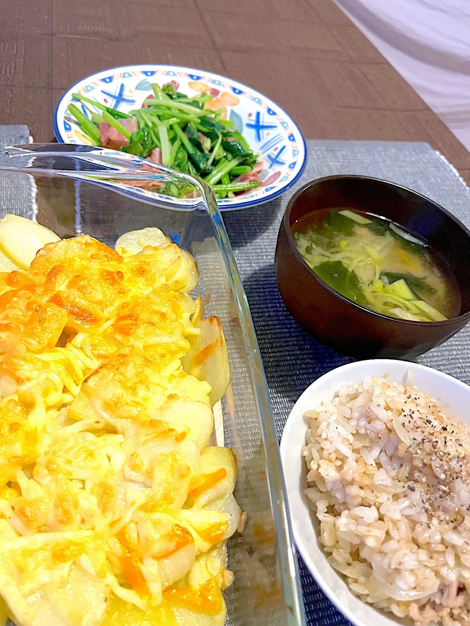 ジャガイモのオーブン焼きと炊き込みご飯|きなこさん