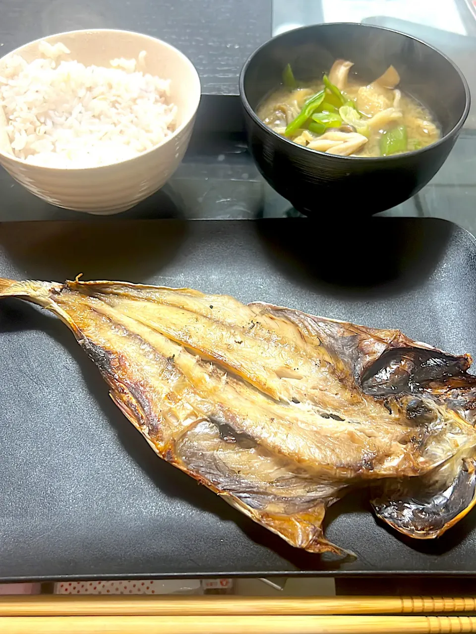 釣ったアジで朝ごはん|だださん