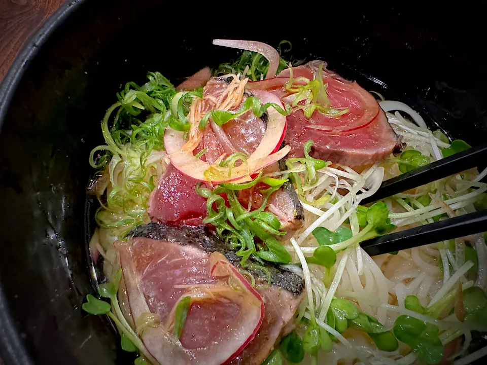 生鰹の藁焼きタタキそうめん|半田手延べそうめんの店 阿波や壱兆さん