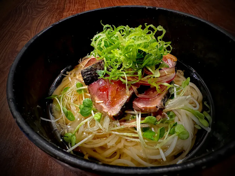 生鰹の藁焼きタタキそうめん|半田手延べそうめんの店 阿波や壱兆さん