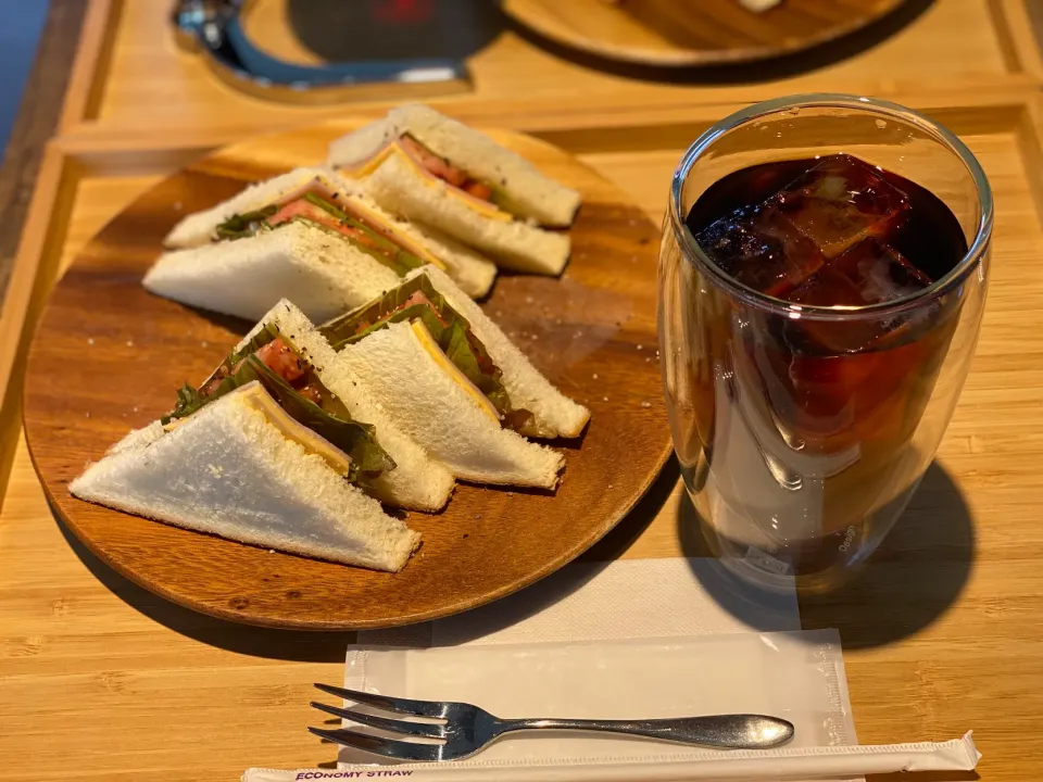 水出しコーヒーとチーズフレッシュサンド|おやぢさん