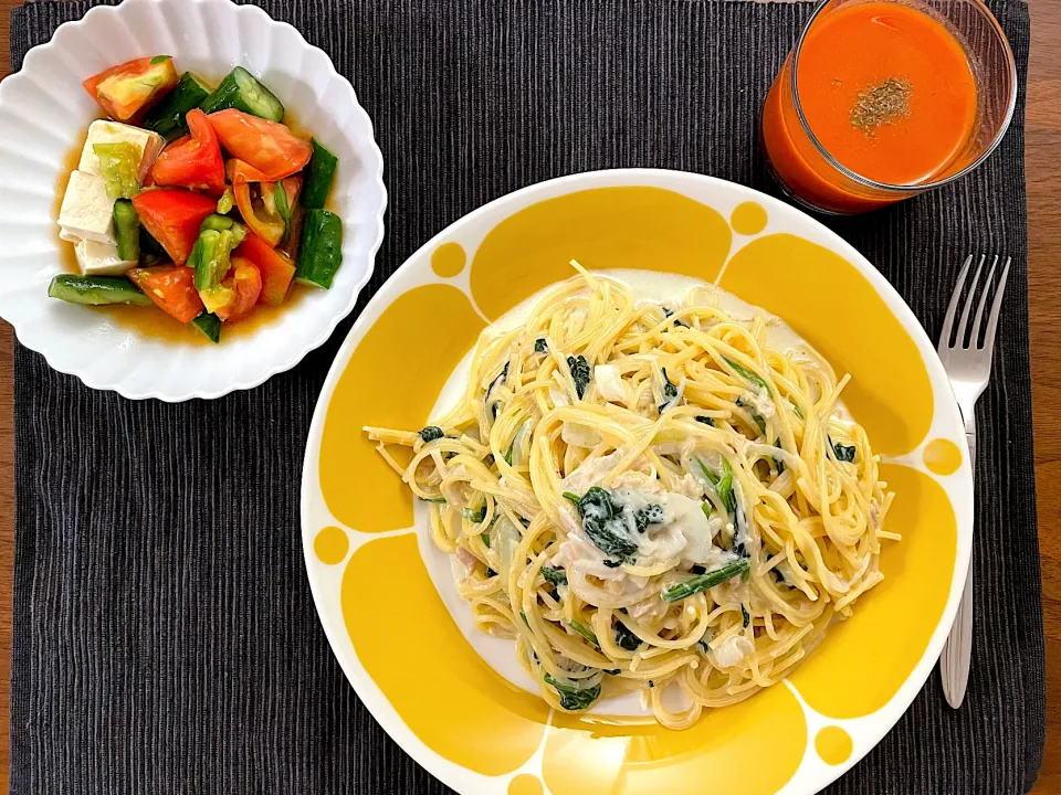 ほうれん草とツナのクリームパスタがメインのお夕飯🌛|みーぬさん