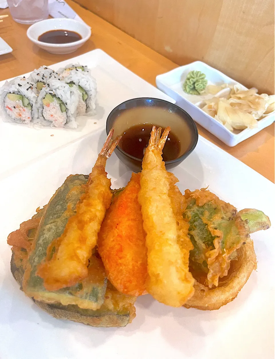 Tempura 🍤🥦 and california roll🍱|🌺IAnneさん