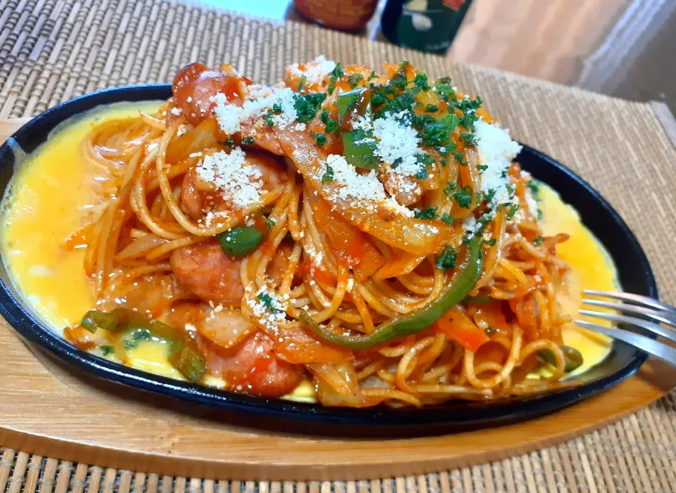 Snapdishの料理写真:鉄板ナポリタン🍝|びせんさん