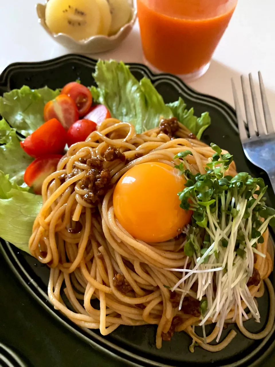 Snapdishの料理写真:ゆかりさんの料理 レンジで完成！簡単！時短！キーマカレーまぜ麺　#ZENB|ゆかりさん